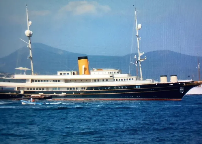 Maxime Vue Feerique Piscine Chauffee Daire Sainte-Maxime